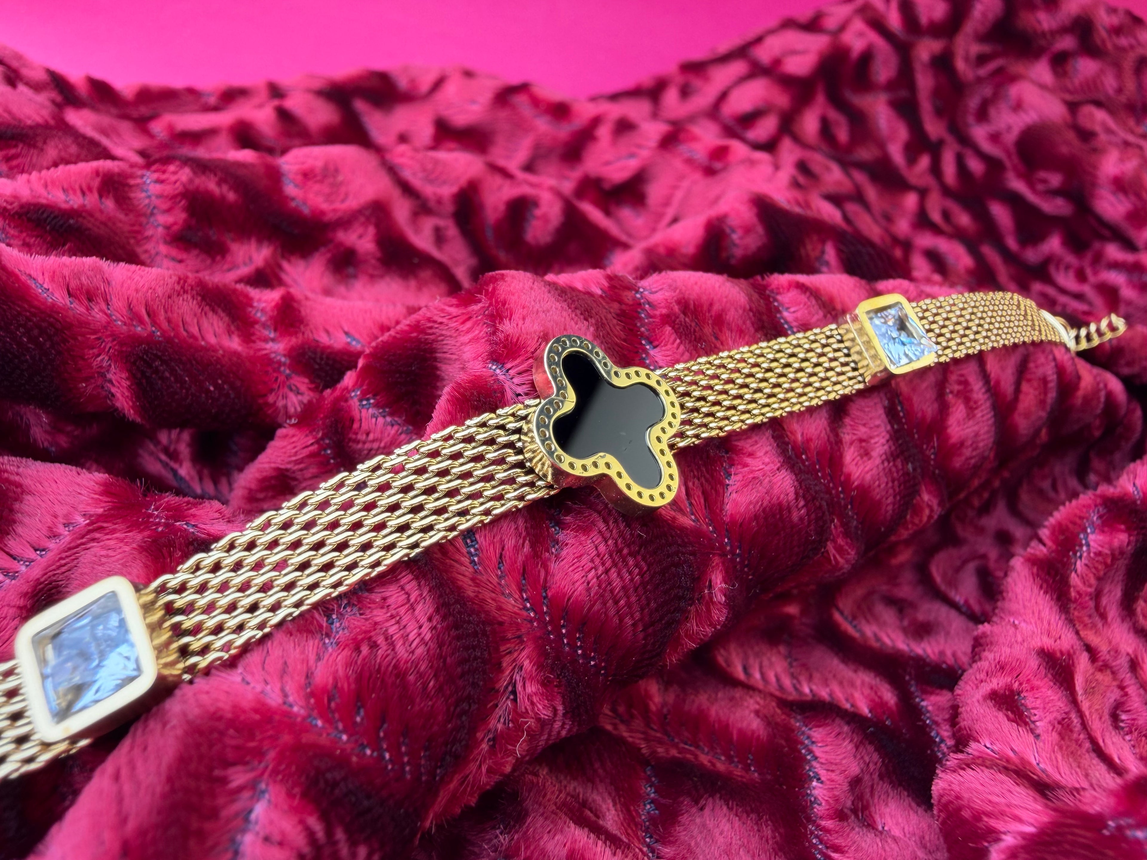 The Empress Clover Mesh Bracelet – Gold-Tone Stainless Steel Luxury Mesh Jewelry