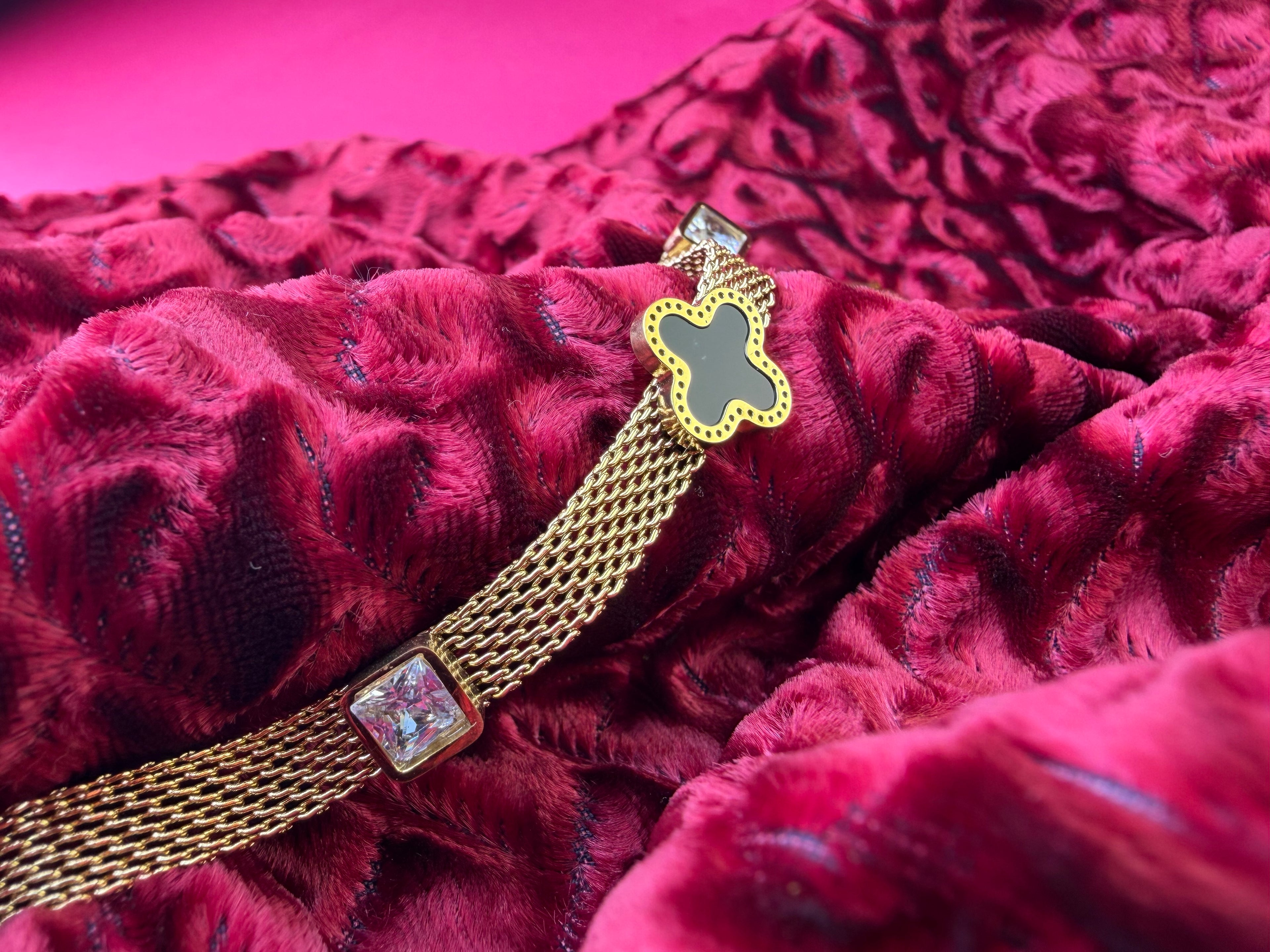 The Empress Clover Mesh Bracelet – Gold-Tone Stainless Steel Luxury Mesh Jewelry